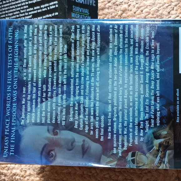 Large Paperback Deep Space Nine: Twist of Fate - Picture 4 of 4